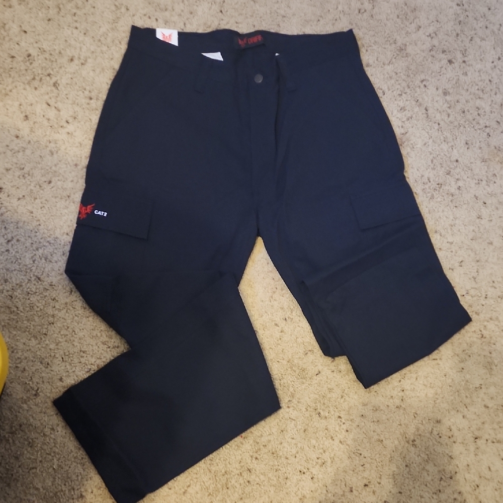 CAT Caterpillar Men's Black Cargo Work Pants Utility NWT  Size 36x361